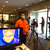 Disminuyen contagios en China y comienzan a abrir parques y museos