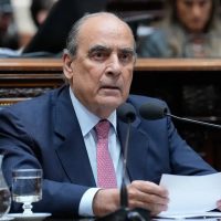 Guillermo Francos negó que la reforma laboral permita jornadas de 12 horas de trabajo
