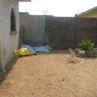 Comando ejecuta a tres jóvenes y lesiona a dos más en Juchitán