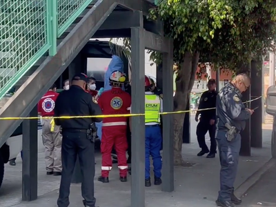 Hallan a una persona sin vida colgada de un puente en la Gustavo A. Madero (Video)