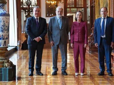 Sheinbaum conversa con Slim y el presidente del CCE sobre “buenos pronósticos” en economía