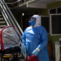 Muertes por covid-19 llegan a 215 mil 547; reportan 20 mil 386 vacunas estropeadas
