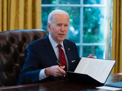 Biden aprueba el envío de más tropas al este de Europa para contener la amenaza rusa