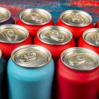 Con latas de gaseosa que ibas a tirar, mirá cómo podés hacer estos hermosos tutores para tus plantas y macetas