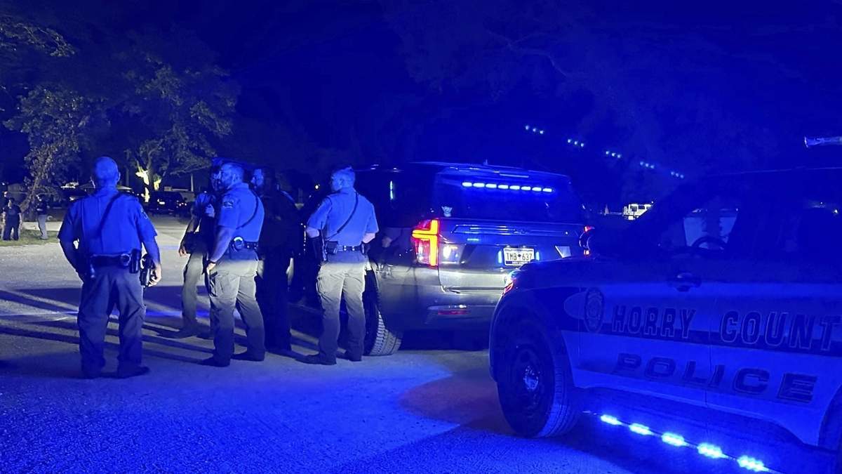Policías en el lugar del tiroteo