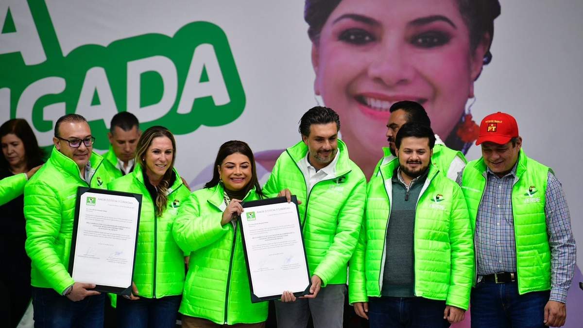 Clara Brugada recibió constancia como precandidata del PVEM
