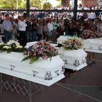 Cientos exigen justicia por asesinato de estudiantes de Morelos