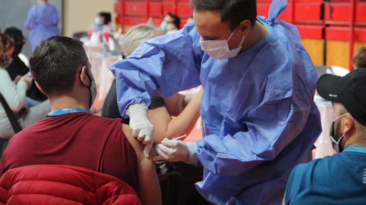 Vacunación contra el coronavirus. Fuente: (Twitter)