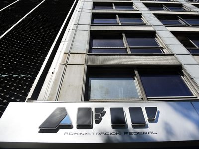 La AFIP y el IRS intercambiaron datos de cuentas que superan los 50 mil dólares