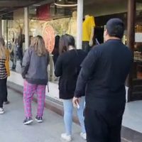 Locura mundialista: Largas filas para conseguir el álbum y las figuritas en Neuquén