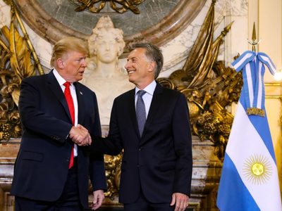 Mauricio Macri felicitó a Donald Trump, pero recibió un aluvión de críticas por apoyar a Hillary Clinton en 2016