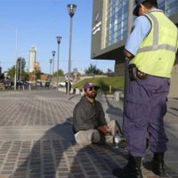 "Domiciliaria para los que balearon al taxista": Pares en rebeldía y un hermano encadenado