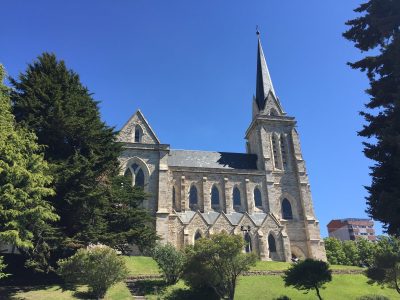 Vuelven las ceremonias religiosas presenciales a Bariloche: cómo será el protocolo
