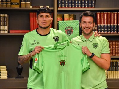 Carlos Salcedo es nuevo jugador del FC Juárez