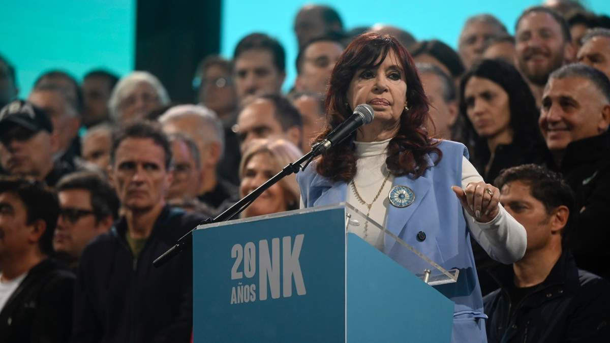 Cristina Fernández conmemoró el vigésimo aniversario de la toma de posesión de su difunto esposo Néstor Kirchner
