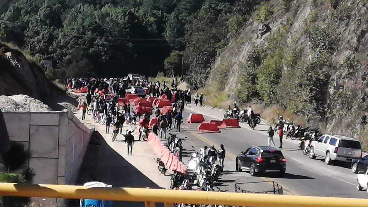 Autopista San Cristóbal- Chiapa de Corzo. Bloqueo y negociación