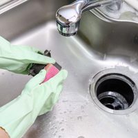 No llames al plomero: con 3 ingredientes mantené limpias las tuberías de casa y evitá dolores de cabeza
