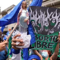 Despenalizan el aborto hasta la semana 24 en Colombia