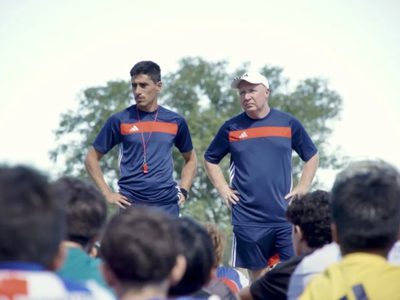 Carlos McAllister llega a Neuquén para dar un campus de fútbol para jóvenes