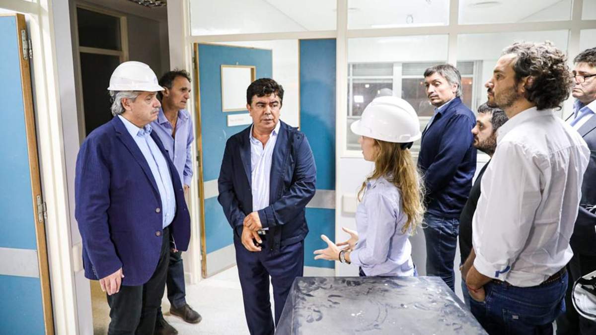 Alberto Fernández recorre el Hospital Favaloro. Foto: (Twitter)