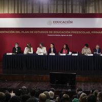 La SEP suspende aplicación del programa piloto del nuevo plan de estudios