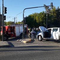Fuerte colisión entre dos vehículos en Neuquén