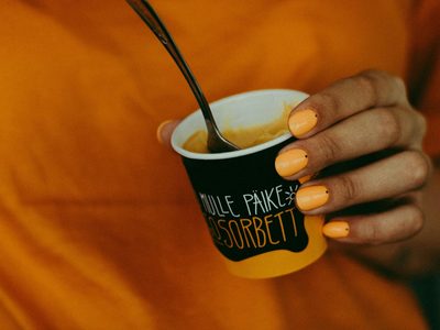 El naranja se toma tus uñas: 4 diseños de nail art que son lo más para este otoño