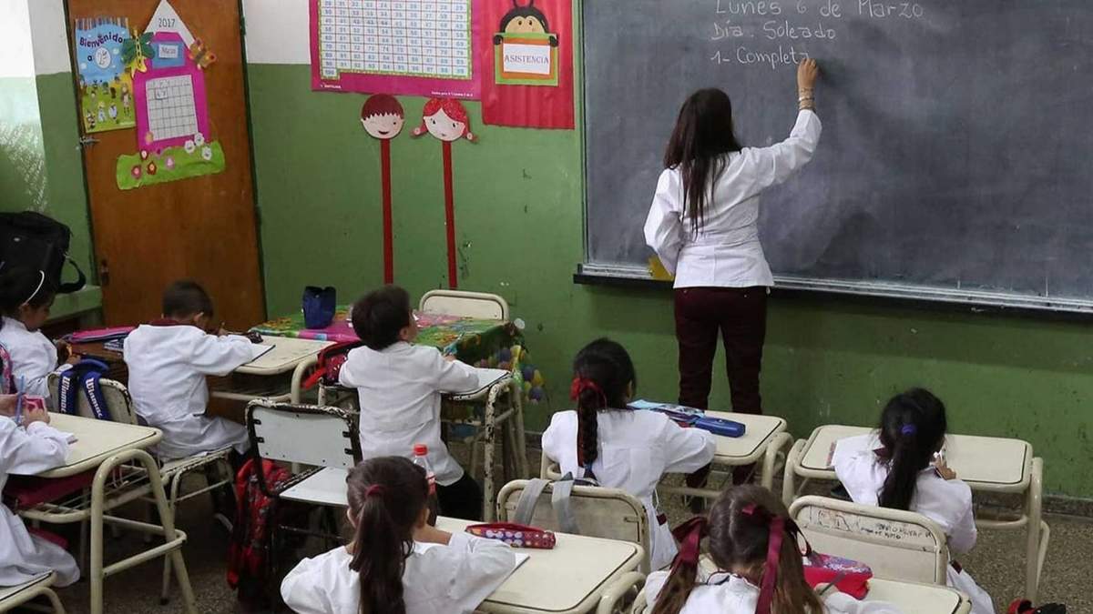 El gobierno nacional quiere que las clases comiencen el 2 de marzo (foto: Twitter).