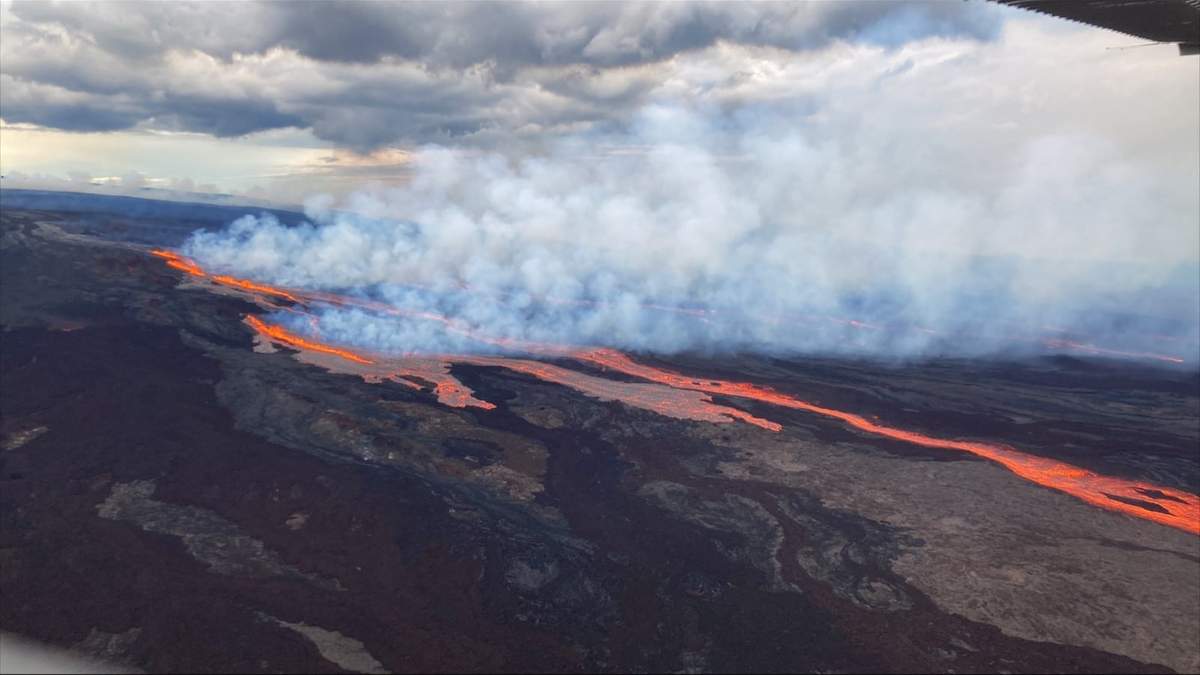 Erupción en el volcán Mauna Loa, 27 de noviembre de 2022