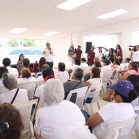 Atiende Américo demandas de las mujeres despicadoras en Tampico