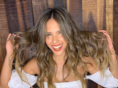 Mucho brillo y una pícara mirada: Barby Franco deslumbró con un outfit muy canchero