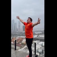 “¡Déjese venir, Tláloc, macizo!”: así celebró Samuel García la lluvia en Nuevo León (Video)