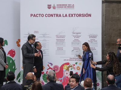 Brugada firma Pacto contra la Extorsión; se busca “romper el silencio”