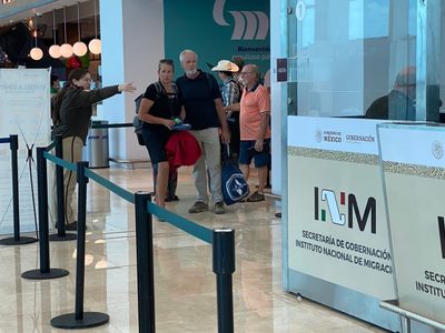 Lanzan campaña para exhibir abusos contra extranjeros en aeropuertos de México