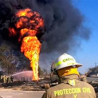 Ducto de Pemex en Jalisco se incendia sobre carretera hacia Nogales (Video)