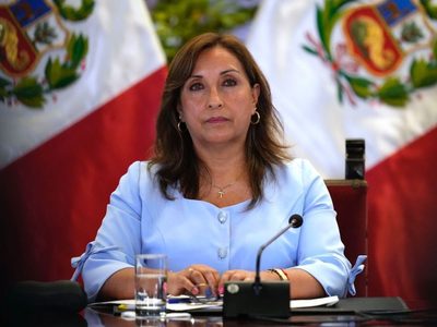 Perú retira a su embajador de Mexico por críticas de AMLO
