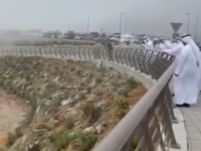 Emiratos Árabes "siembra" nubes y provoca lluvia artificial ante ola de calor