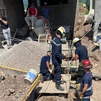 Un trabajador cayó en un pozo séptico de ocho metros de profundidad