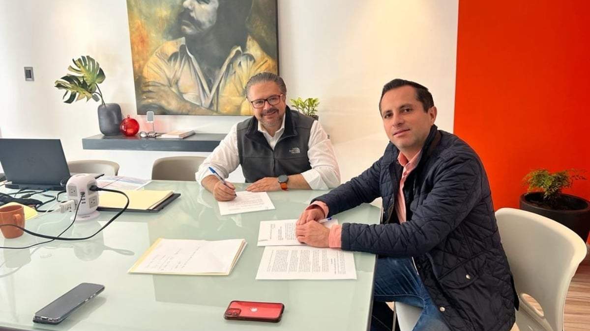 El líder del PVEM en Coahuila, José Refugio Sandoval, y Evaristo Lenin Pérez Rivera
