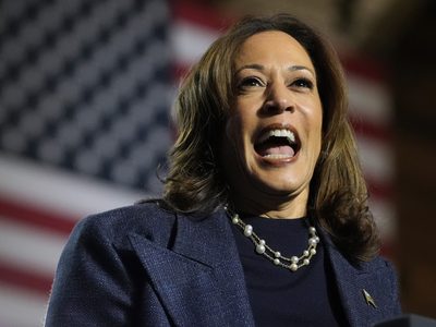 En Michigan, Harris contrapone optimismo a la retórica de Trump sin pronunciar su nombre