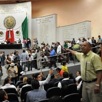Diputados del PAN frenan 'venta de garaje” de Javier Duarte