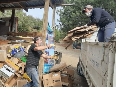 Villa Pehuenia y Moquehue separan residuos para reciclar en cuarentena