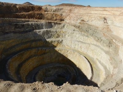Santa Cruz impulsa inversiones mineras y energéticas con financiamiento internacionales en Toronto