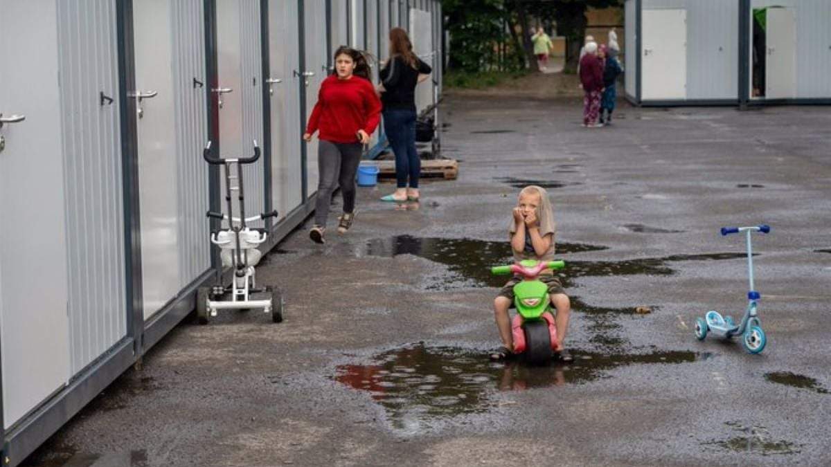 Niños jugando en un centro para desplazados en Leópolis, Ucrania