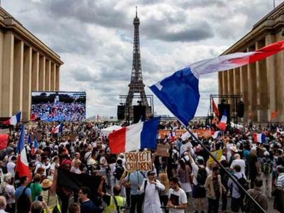 Macron suspendió la reforma jubilatoria hasta las elecciones presidenciales