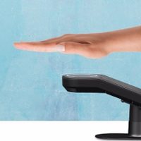 El sistema de pago con la palma de la mano Amazon One se extiende por Estados Unidos
