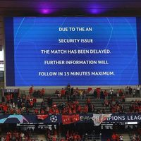 Aficionados se cuelan en el Stade de Francé y retrasan partido de la UEFA Champions League