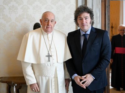 Milei lamenta la muerte de Francisco, el primer Papa argentino