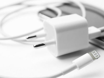 El truco para que el cargador de tu celular no se corte y se vuelva eterno