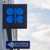 La OPEP+ decide postergar aumentos de producción petrolera